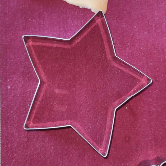 TAGLIABISCOTTI STELLA  (10CM)