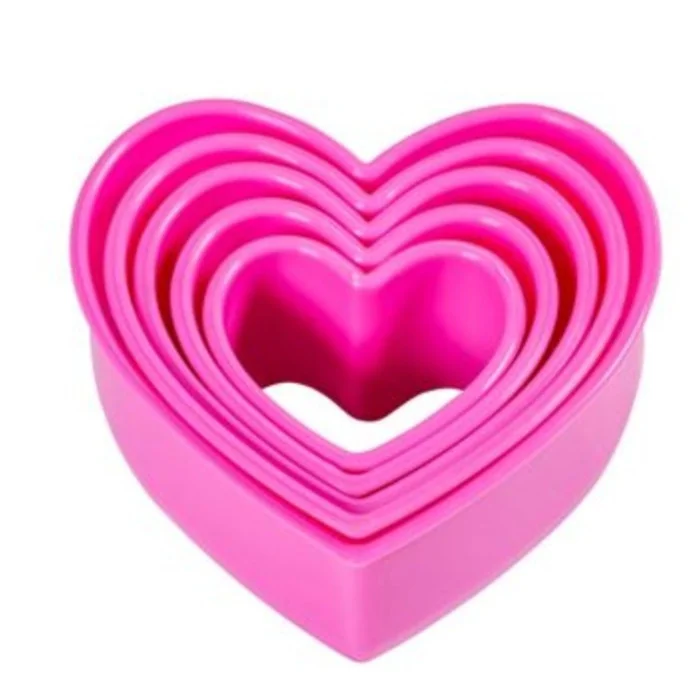 SET 5 TAGLIAPASTA CUORE (5PZ)