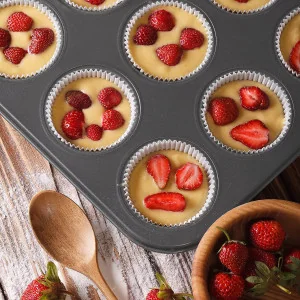 TEGLIA CUPCAKES MUFFIN (12 CAVITA') GUARDINI - Teglie e Stampi 2