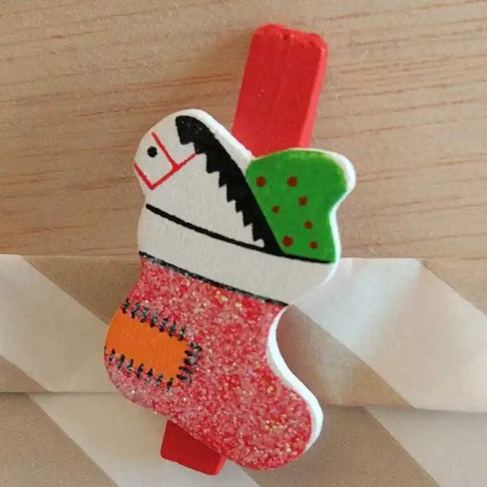 SET 5 CLIP NATALE IN LEGNO ROSSO (3 PZ)