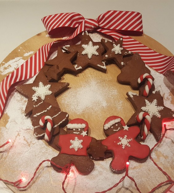 Ricetta per una corona di biscotti con pan di zenzero