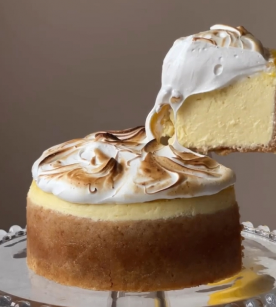 Cheesecake al limone meringata